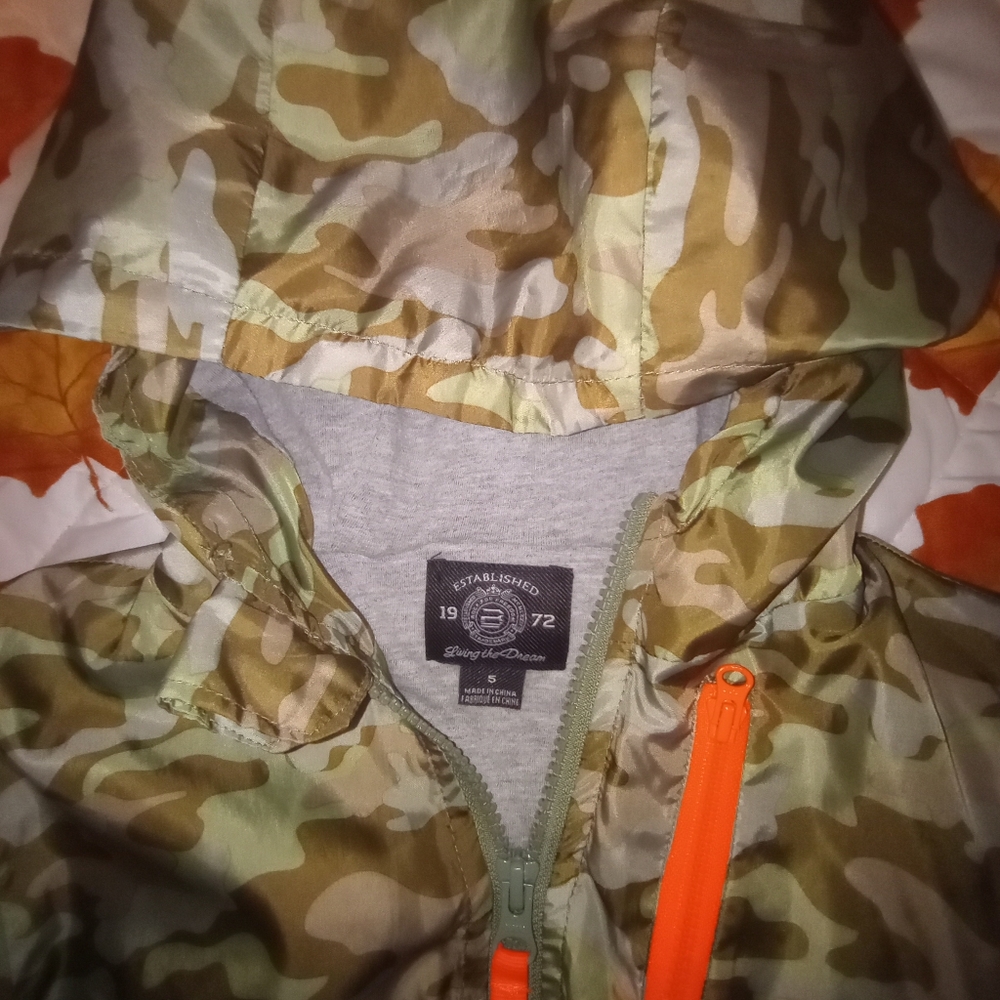 Boy's size 5 Camo raincoat/jacket